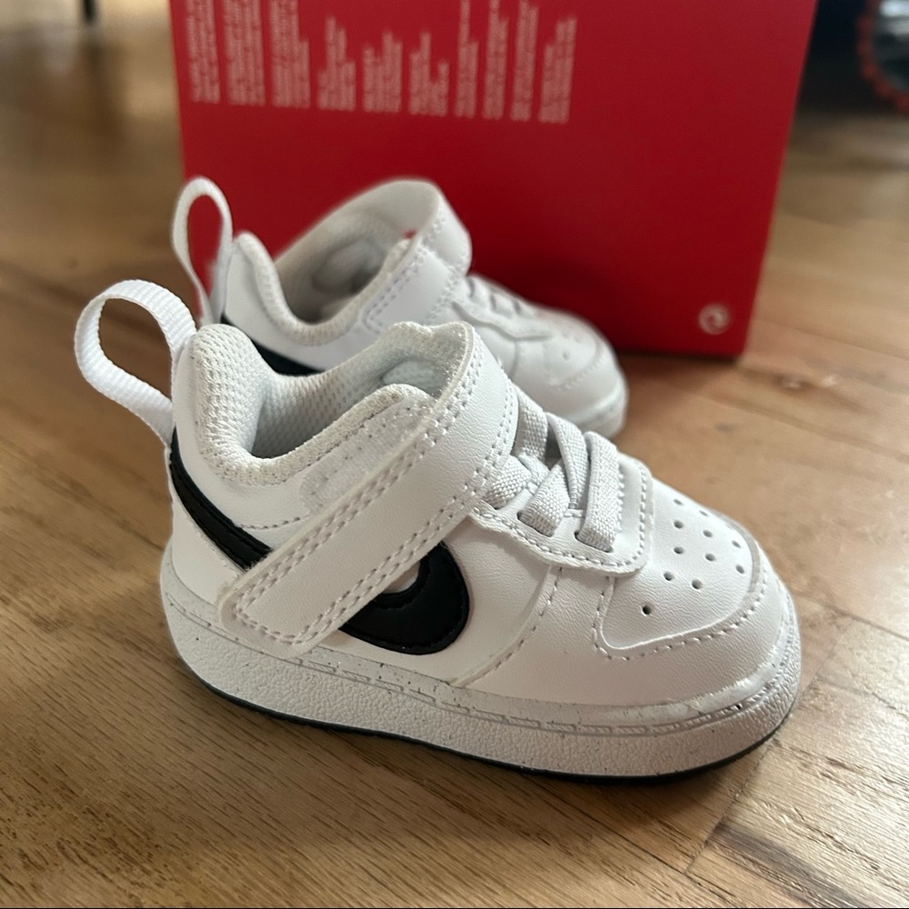 Baby Nikes - Picture 3 of 6